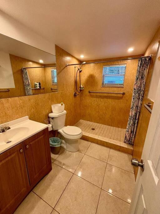 Quiet & Centrally Located House - Private Parking, Laundry And Storage For Luggage 迈阿密 外观 照片