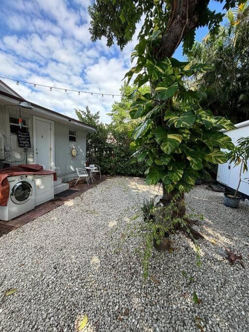 Quiet & Centrally Located House - Private Parking, Laundry And Storage For Luggage 迈阿密 外观 照片