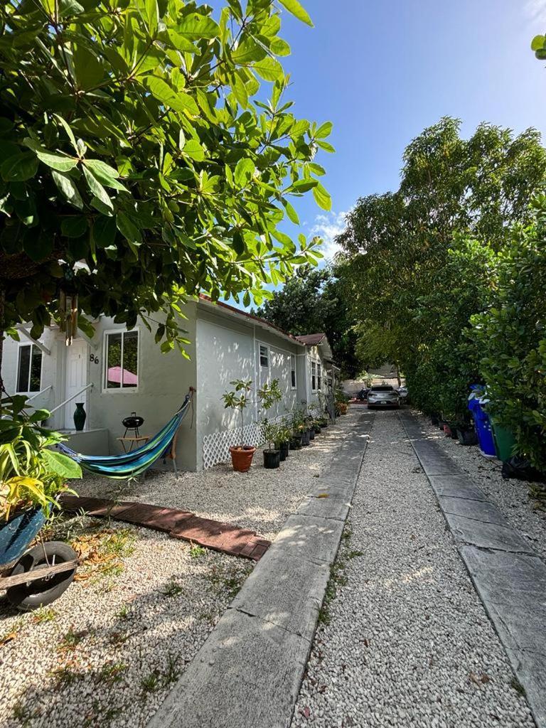 Quiet & Centrally Located House - Private Parking, Laundry And Storage For Luggage 迈阿密 外观 照片